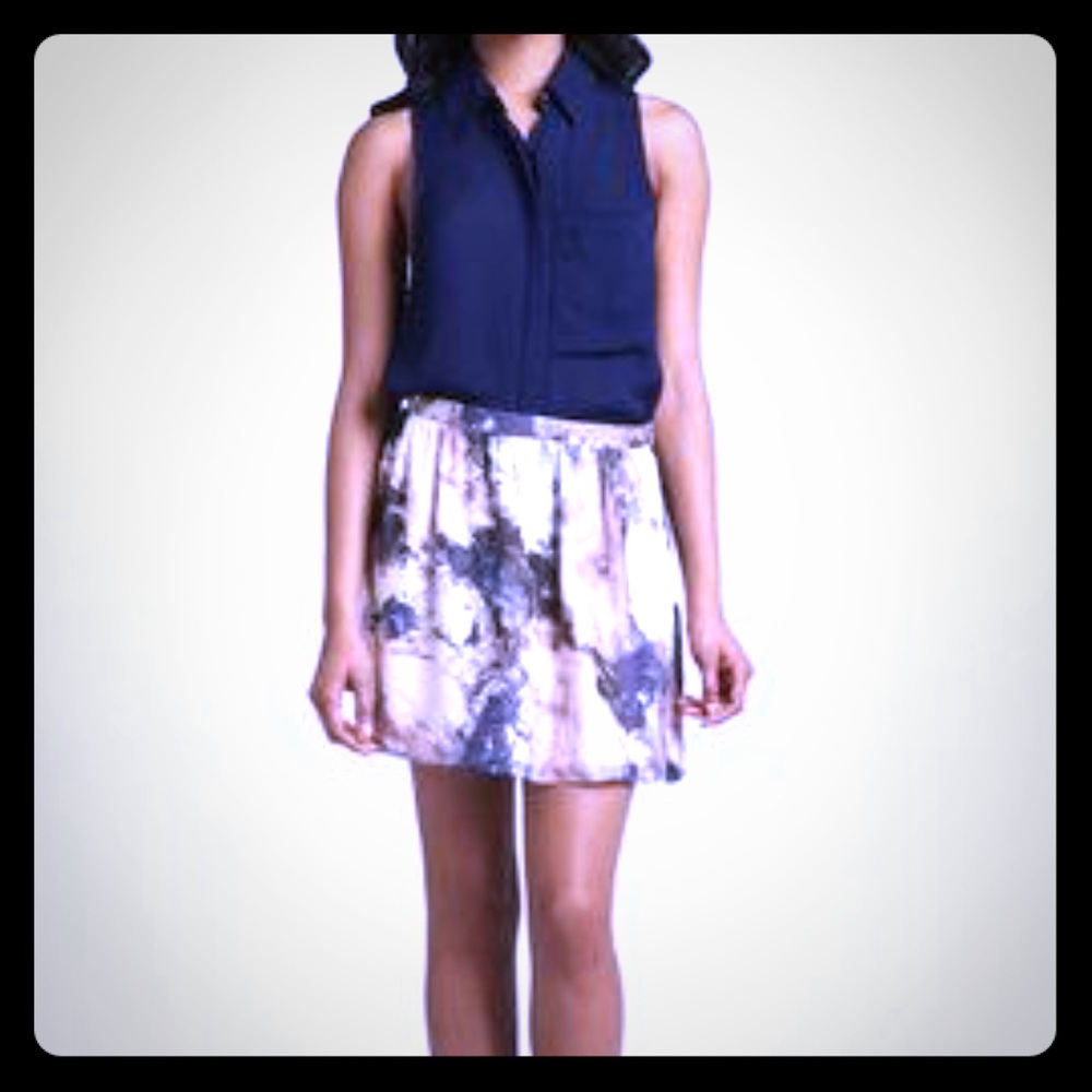 Haute hippie sleeveless button down in navy